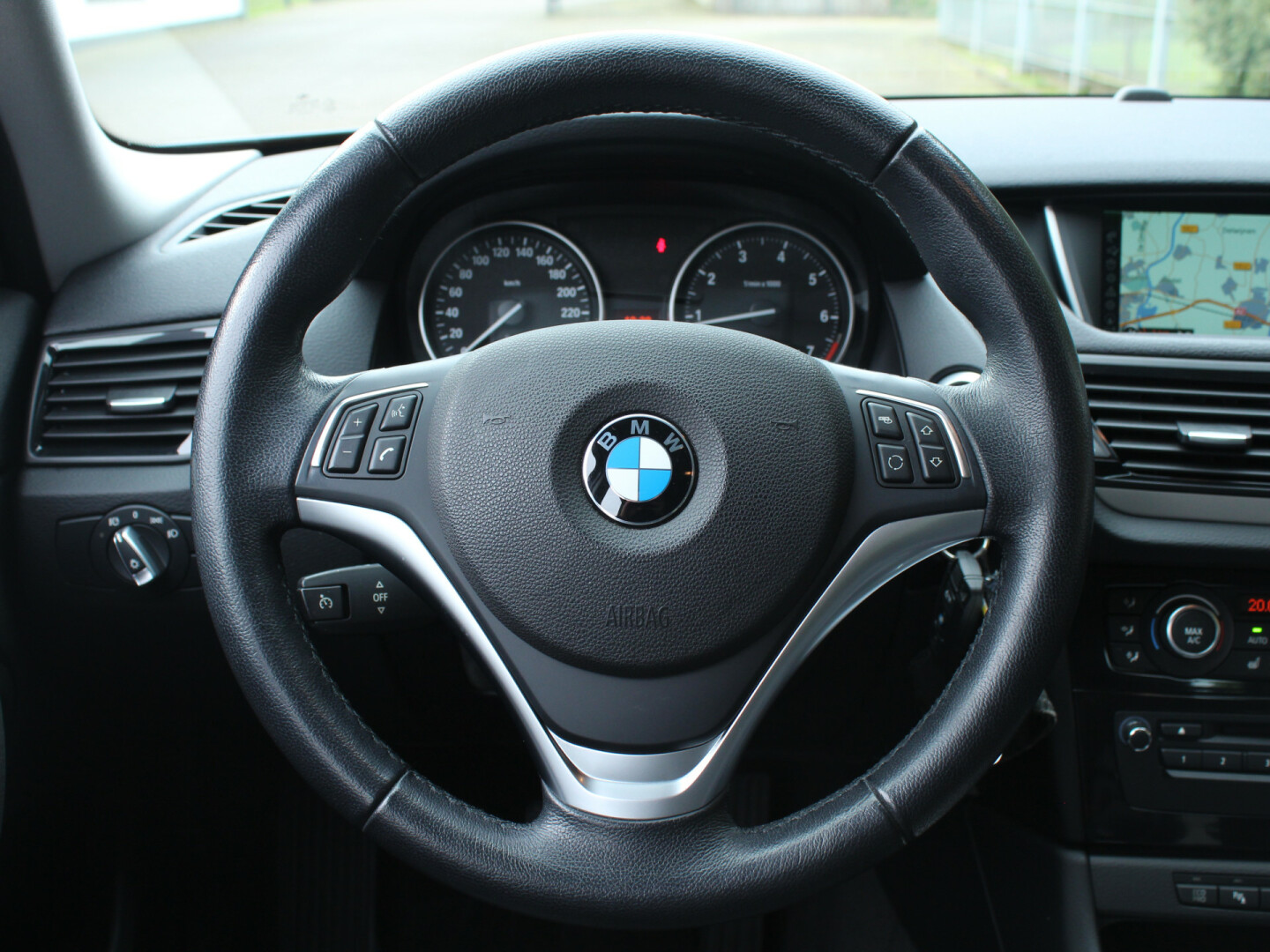BMW-X1-7